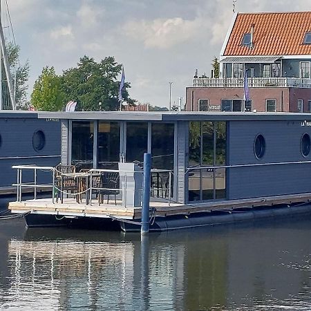Luxury Houseboat In Volendam Marina Hotel Exterior photo
