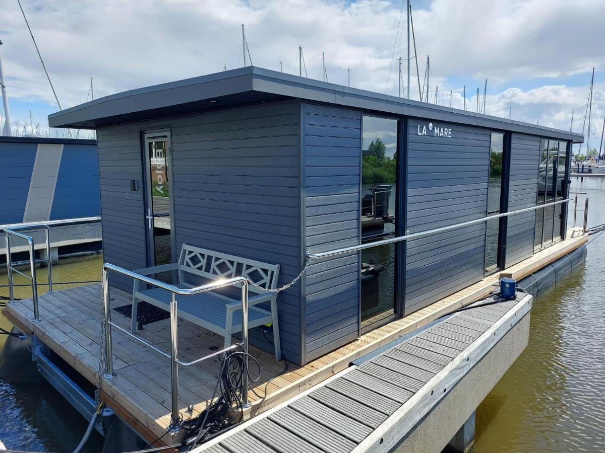Luxury Houseboat In Volendam Marina Hotel Exterior photo