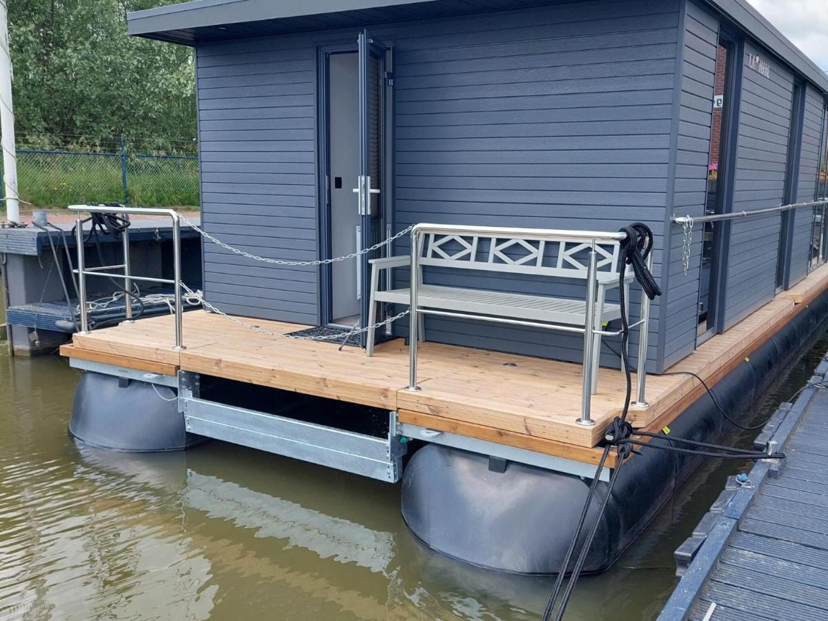 Luxury Houseboat In Volendam Marina Hotel Exterior photo